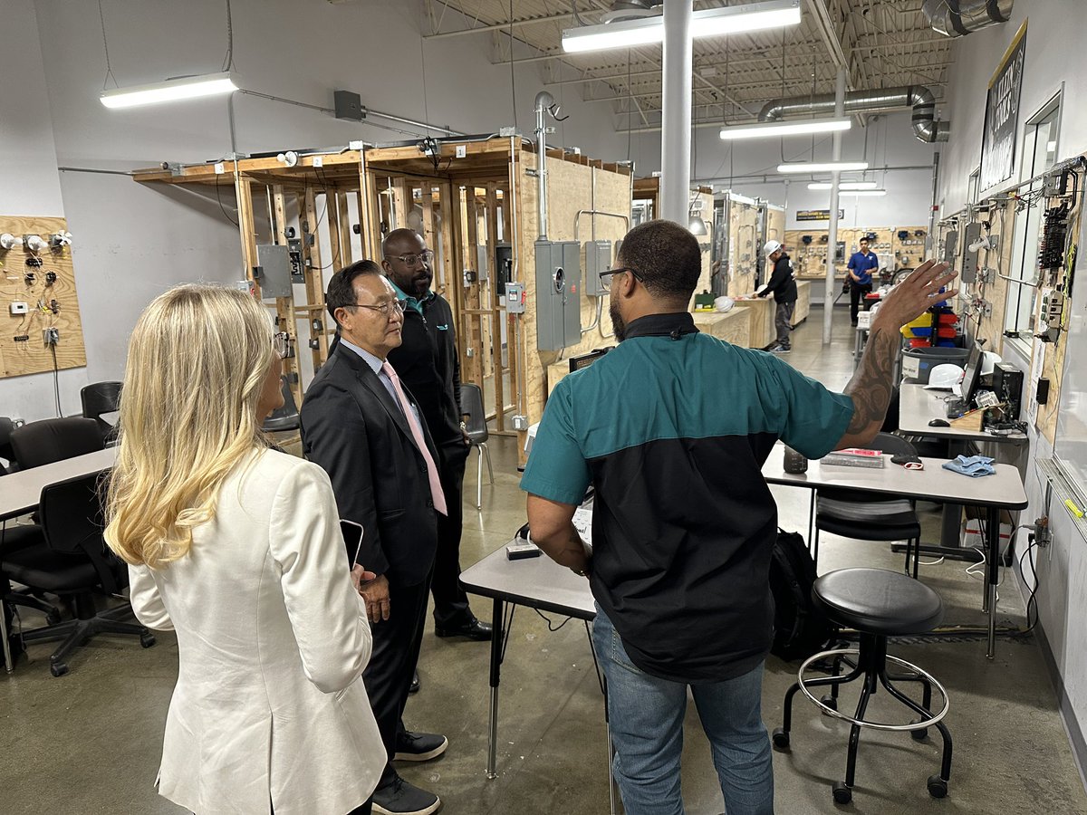 SenatorChoi's tweet image. Today I toured the UEI College Facility in Orange County, and learned more about the needs of our community and the local workforce.