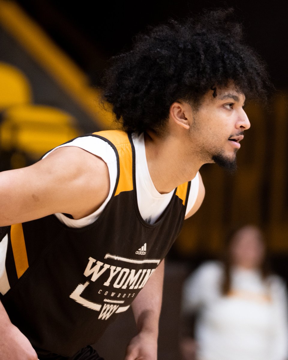 By_RyanThorburn's tweet image. "Uriyah has a lot of Josh Adams in him as far as being hyper competitive." Meet @wyo_mbb G Uriyah Rojas, who has made a strong first impression on @CoachSundance (and also Larry Shyatt).
📰 | tinyurl.com/58bdwew3
#OneWyoming 🏀 #GoWyo