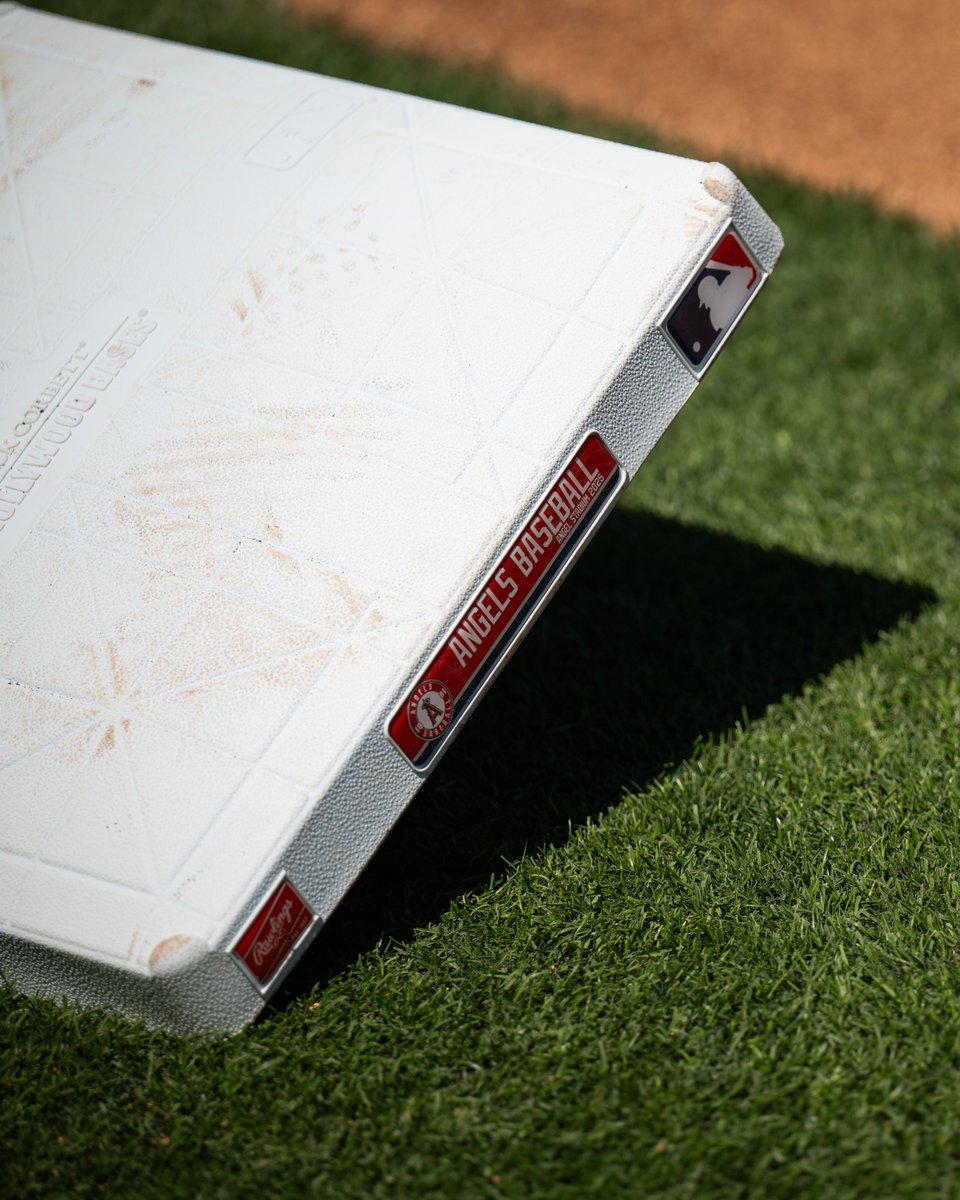 Angels's tweet image. This Sunday is our final Kids Run the Bases of the season!
Grab your Junior Angels Kids Club kit, presented by OC Waste & Recycling and includes a fast pass (headband) for the Kids Run the Bases line, available at a Guest Relations location!
😇: angels.com/juniorangels