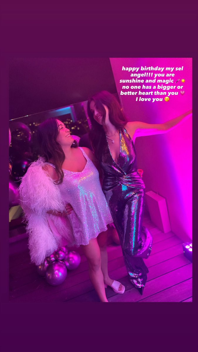updateselenas's tweet image. Selena Gomez por sua amiga Gabriella Anson via Instagram Stories.
“Feliz aniversário, meu anjo Sel!!! Você é luz do sol e magia 🪄☀️ Ninguém tem um coração maior ou mais bonito que o seu 💗 Te amo 😘”