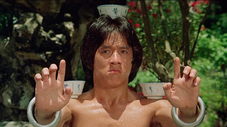 RanesHook's tweet image. #ToughGuyTuesday - DRUNKEN MASTER (1978) - Talented but lazy young ne'er-do-well martial artist #JackieChan is forced by his father to train in an unorthodox Kung Fu style where being inebriated makes him invincible! youtube.com/watch?v=WSu-9X…