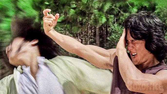 RanesHook's tweet image. #ToughGuyTuesday - DRUNKEN MASTER (1978) - Talented but lazy young ne'er-do-well martial artist #JackieChan is forced by his father to train in an unorthodox Kung Fu style where being inebriated makes him invincible! youtube.com/watch?v=WSu-9X…