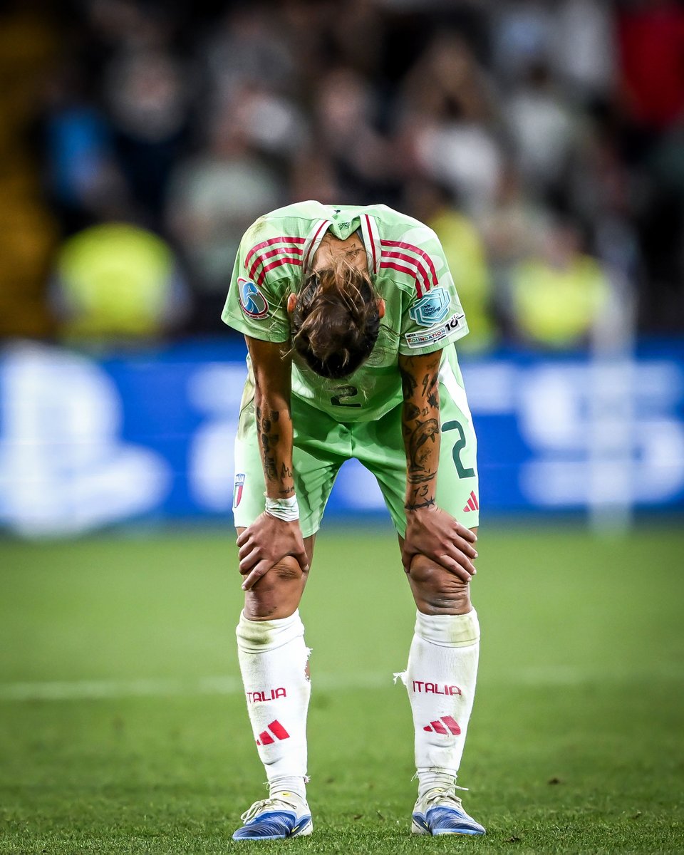 brfootball's tweet image. Italy were so close to reaching the Euro 2025 final.
Conceded the equalizer in the sixth minute of stoppage time. Conceded a penalty in the 119th minute.
Damn 💔