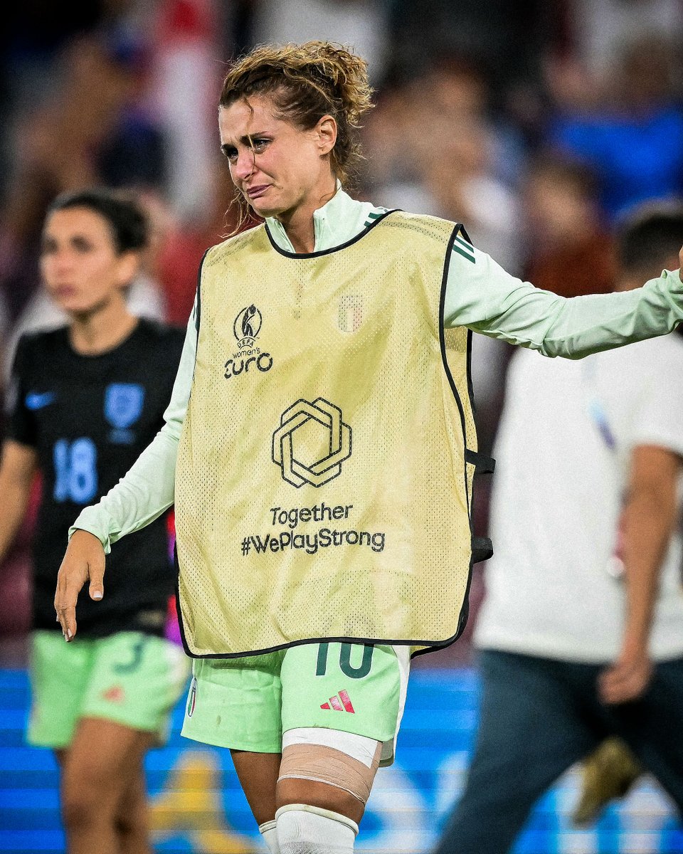 brfootball's tweet image. Italy were so close to reaching the Euro 2025 final.
Conceded the equalizer in the sixth minute of stoppage time. Conceded a penalty in the 119th minute.
Damn 💔