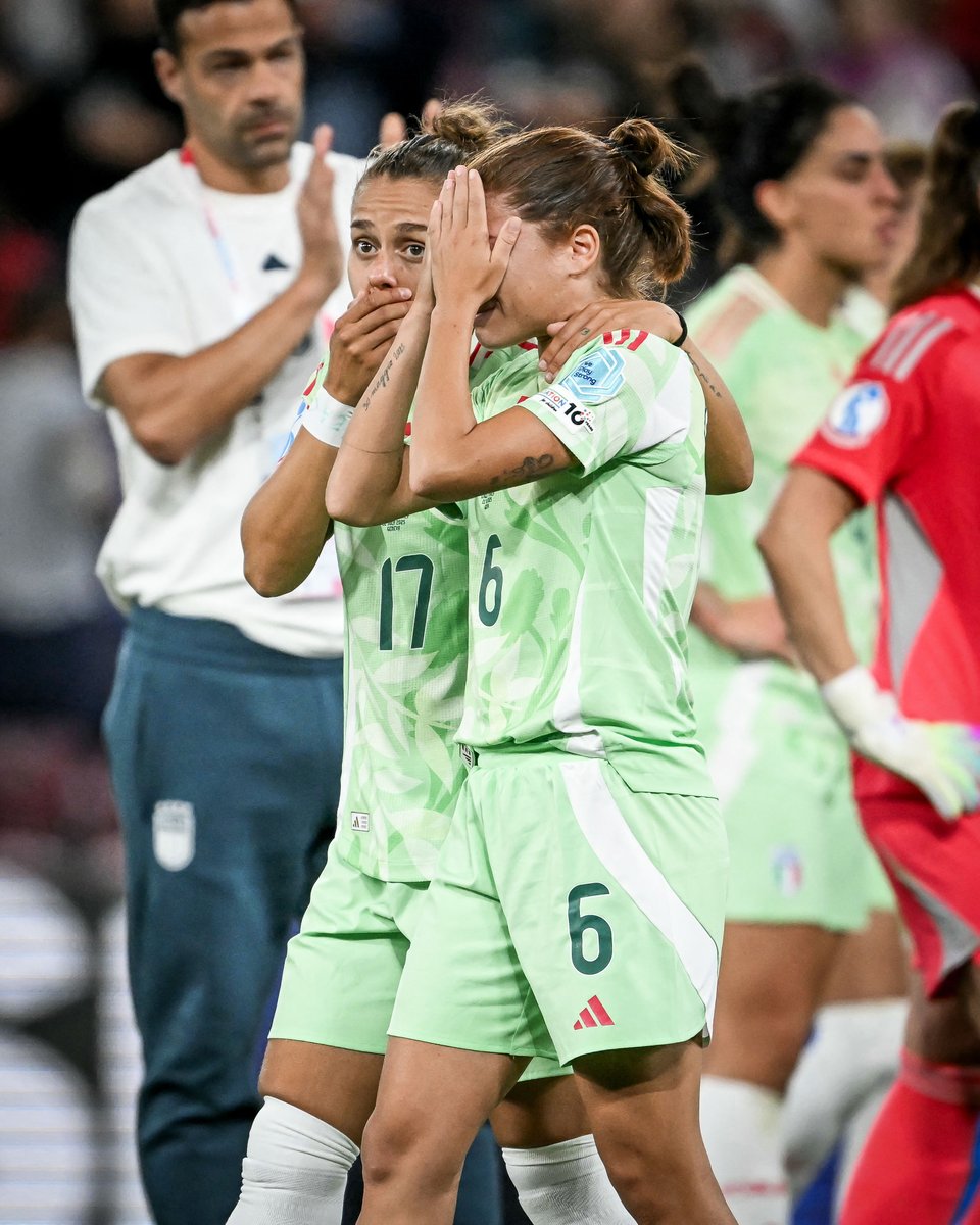 brfootball's tweet image. Italy were so close to reaching the Euro 2025 final.
Conceded the equalizer in the sixth minute of stoppage time. Conceded a penalty in the 119th minute.
Damn 💔