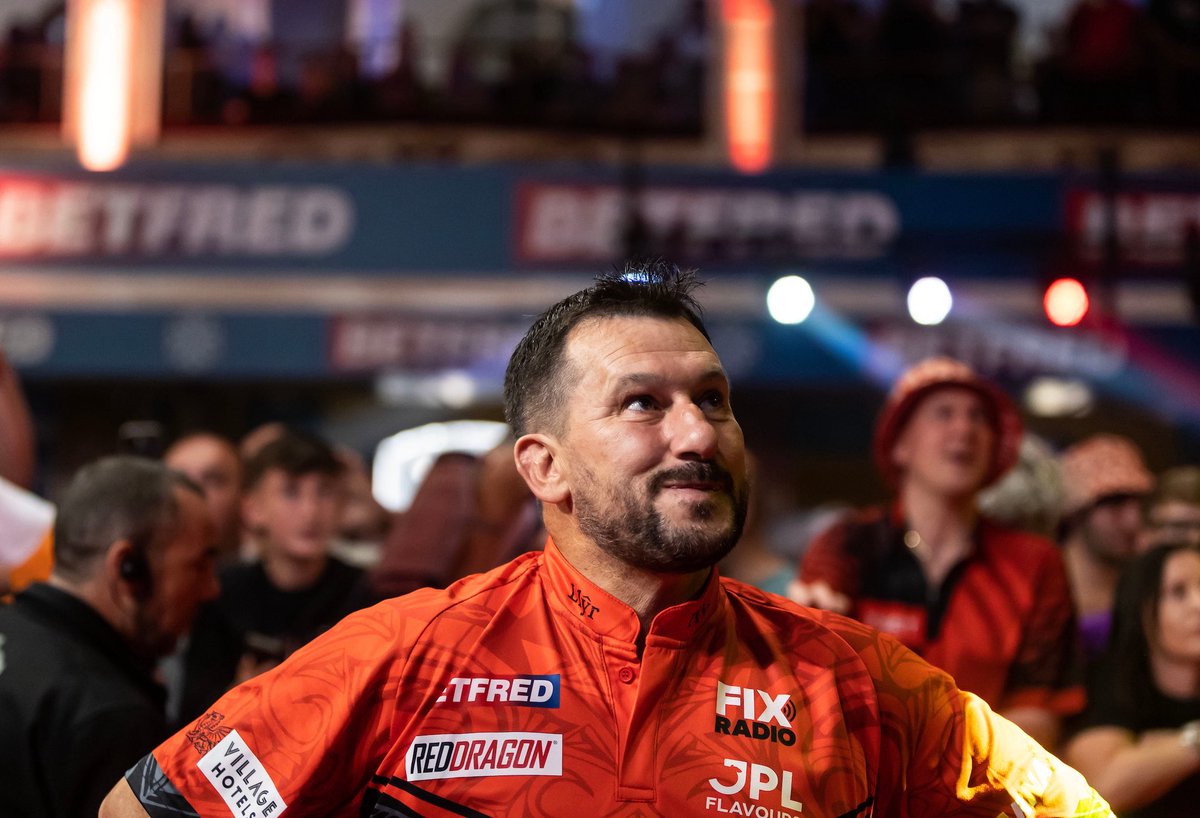 Darts Cymru (@dartscymru) on Twitter photo ๐๐จ๐ซ๐ฅ๐ ๐๐๐ญ๐๐ก๐ฉ๐ฅ๐๐ฒ: ๐๐จ๐ฎ๐ง๐ ๐ ๐๐๐ฌ๐ฎ๐ฅ๐ญ
Jonny Clayton books his spot in the Quarters with a 11-8 win against De Decker.
โThe Ferretโ pins 9 maximums & sealed the match with a 81 out on the bull! ๐ฅ
Heโll play Stephen Bunting in the Last 8.
๐ธ: PDC
๐ฏ๐ด๓ ง๓ ข๓ ท๓ ฌ๓ ณ๓ ฟ ๐๐จ๐ซ๐ฅ๐ ๐๐๐ญ๐๐ก๐ฉ๐ฅ๐๐ฒ: ๐๐จ๐ฎ๐ง๐ ๐ ๐๐๐ฌ๐ฎ๐ฅ๐ญ
Jonny Clayton books his spot in the Quarters with a 11-8 win against De Decker.
โThe Ferretโ pins 9 maximums & sealed the match with a 81 out on the bull! ๐ฅ
Heโll play Stephen Bunting in the Last 8.
๐ธ: PDC
๐ฏ๐ด๓ ง๓ ข๓ ท๓ ฌ๓ ณ๓ ฟ