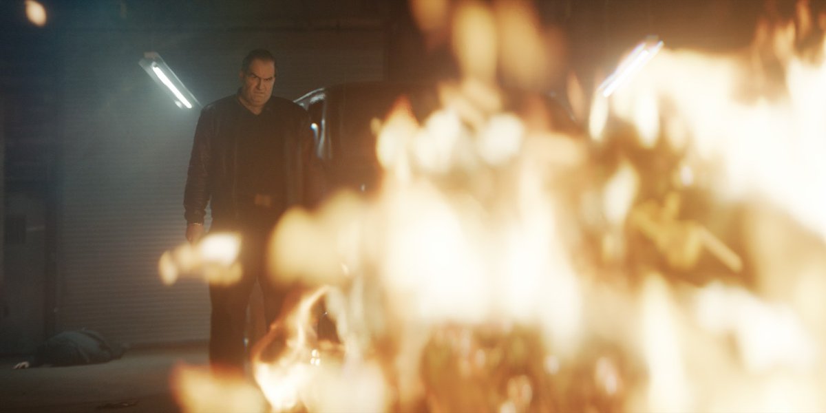 ANIMATIONWorld's tweet image. Designing the Grit, Decay and Emotional Impact of #ThePenguin - #VFX supervisor Johnny Han oversaw 3,107 shots on HBO’s Emmy-nominated series, including a dark Gotham City, the catastrophic flood, and extensive prosthetic makeup cleanup on Colin Farrell. bit.ly/45gh8cG…