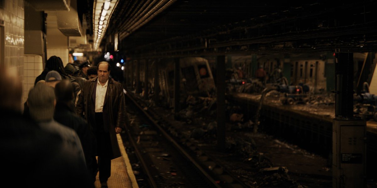 ANIMATIONWorld's tweet image. Designing the Grit, Decay and Emotional Impact of #ThePenguin - #VFX supervisor Johnny Han oversaw 3,107 shots on HBO’s Emmy-nominated series, including a dark Gotham City, the catastrophic flood, and extensive prosthetic makeup cleanup on Colin Farrell. bit.ly/45gh8cG…