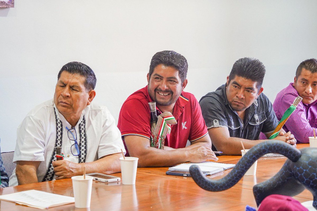 Continuamos privilegiando el diálogo y brindando atención a todos los sectores de nuestra sociedad; por ello, nos reunimos con representantes del Consejo de Defensa de los Derechos del Pueblo (CODEP) para escuchar sus planteamientos y generar acciones que abonen al bienestar y la