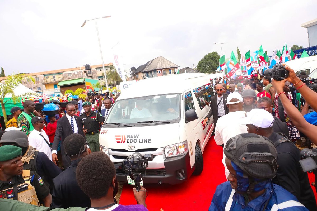 GovWike's tweet image. Today, I was in  Benin-City, Edo State to commission the New Edo Line, a state-owned transport company. It was relaunched by Governor Monday Okpebholo.