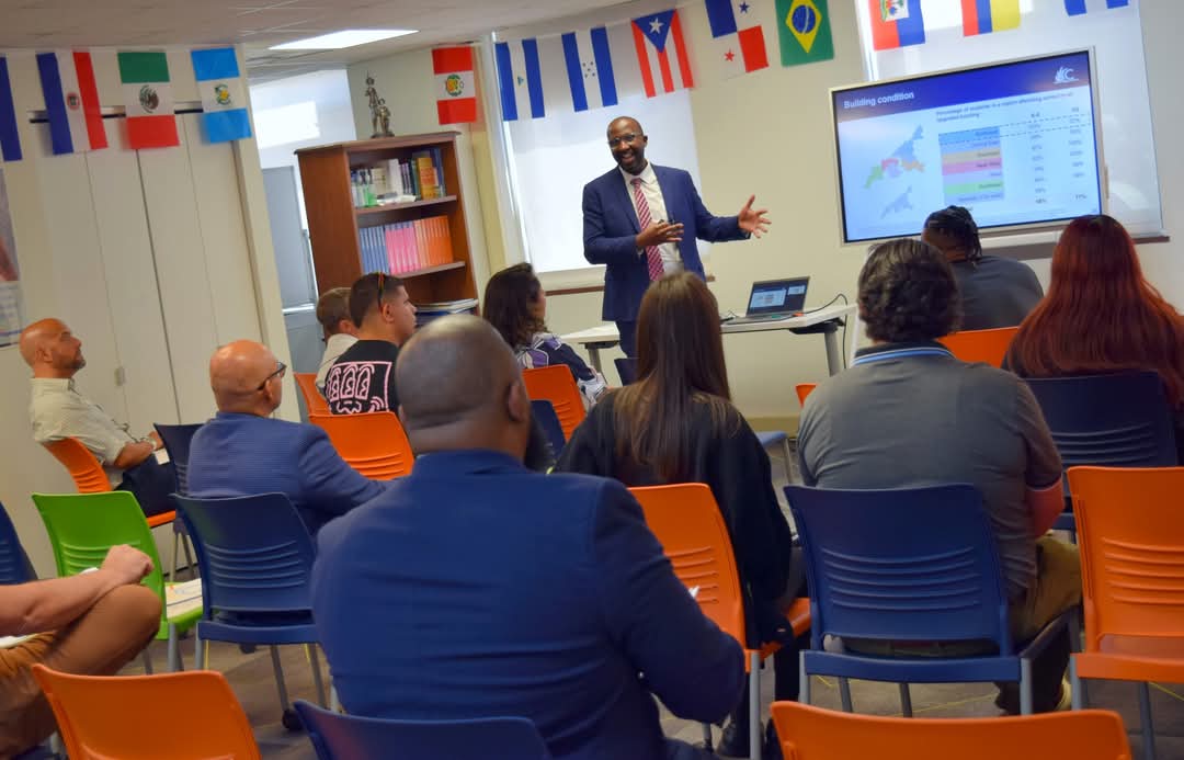 DrWarrenMorgan's tweet image. Thank you, @esperanzainc, for inviting me to speak with you about @CLEMetroSchools and our Building Brighter Futures plan. The Cleveland community has a unified vision for ensuring all kids have access to a quality college and career ready education. It will take us working…