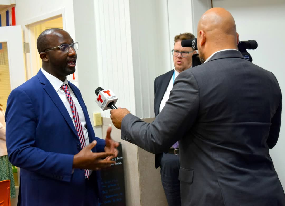 DrWarrenMorgan's tweet image. Thank you, @esperanzainc, for inviting me to speak with you about @CLEMetroSchools and our Building Brighter Futures plan. The Cleveland community has a unified vision for ensuring all kids have access to a quality college and career ready education. It will take us working…