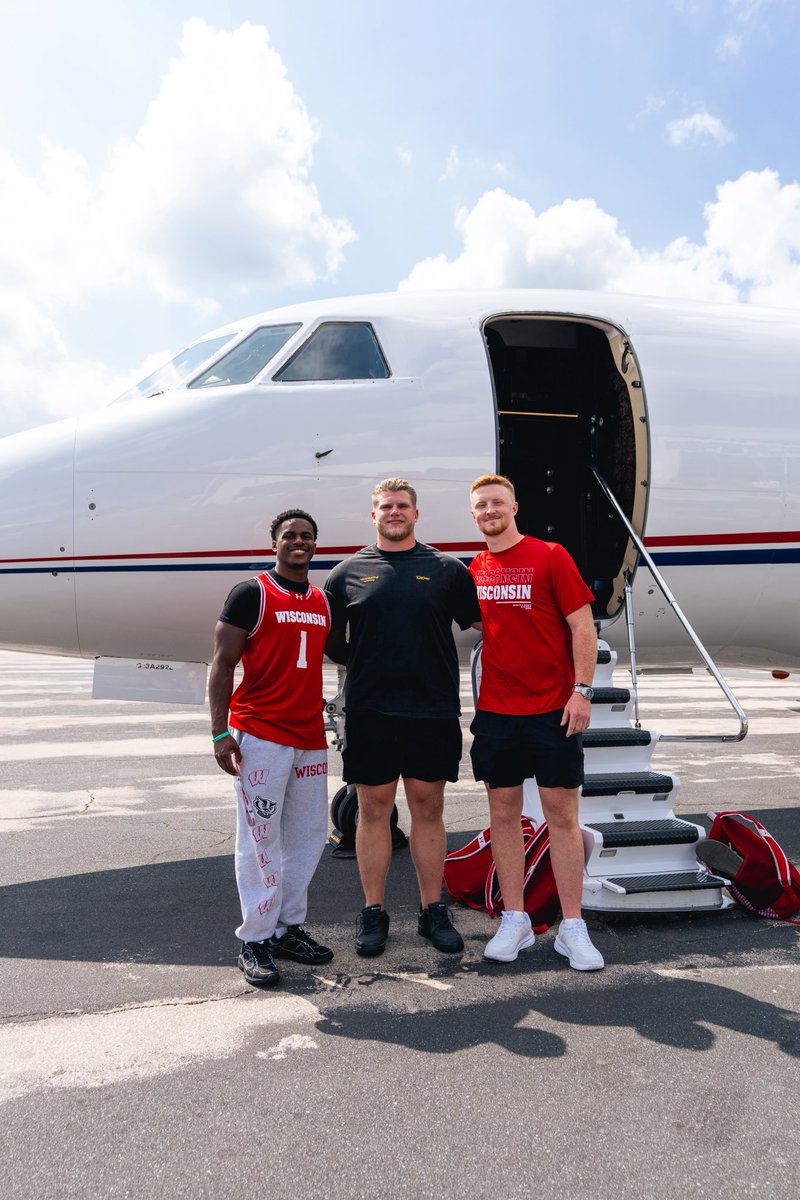 Madison ➡️ Las Vegas

#OnWisconsin x #B1GMediaDays