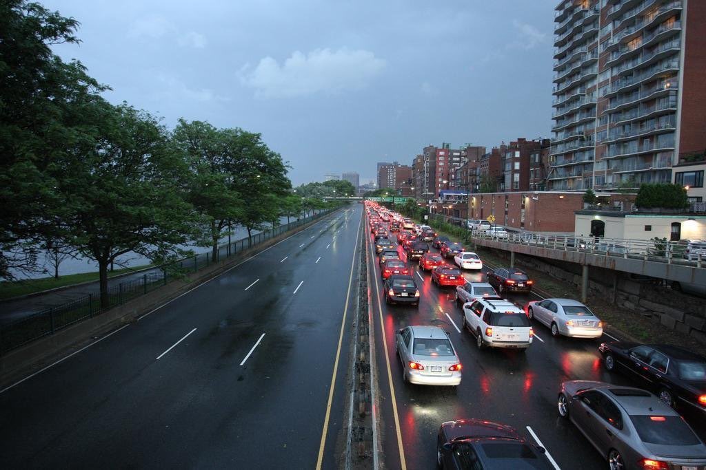 berkie1's tweet image. Boston ranked the “most collision prone city in America.”
The city’s “relative collision likelihood” sits 2.5x the national average.
📊 @Allstate