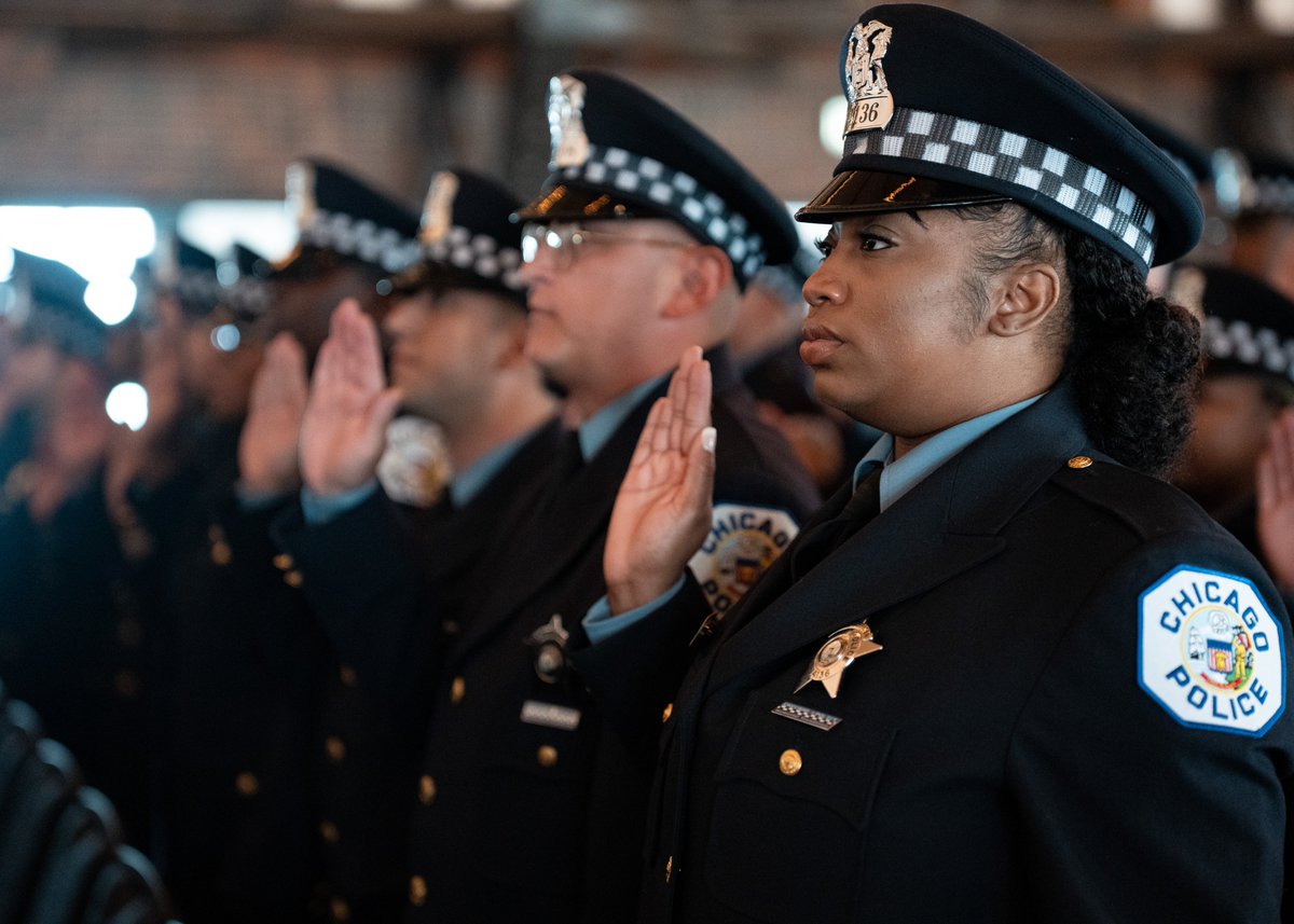 Chicago_Police's tweet image. The Chicago Police Department held a graduation and promotion ceremony at Navy Pier today recognizing recruits, sergeants, detectives, Field Training Officers and new Command Staff. Congratulations to everyone!