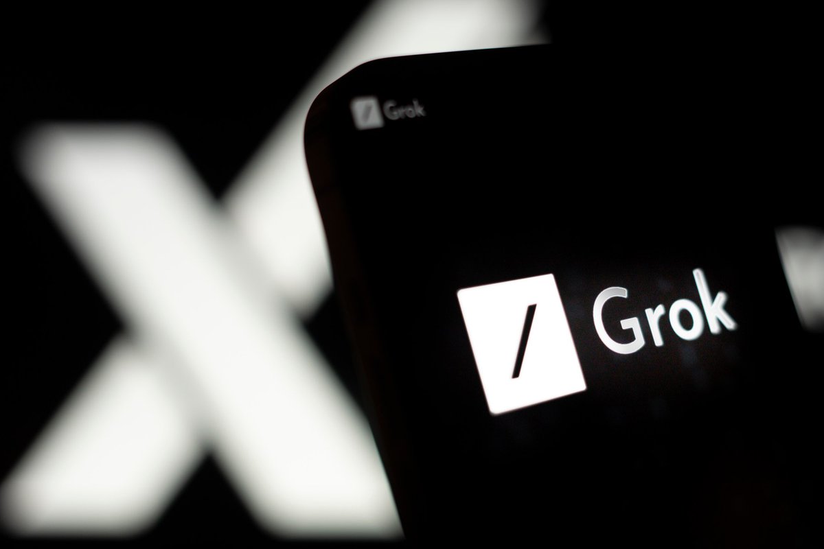 Av8r07's tweet image. Just drove for an hour interacting with Grok via hands free. This is going to be a killer app even for the average person I think. Had it checking calories of foods at places I was thinking of hitting. Told it to hold on as I went through the drive through and even pondered…