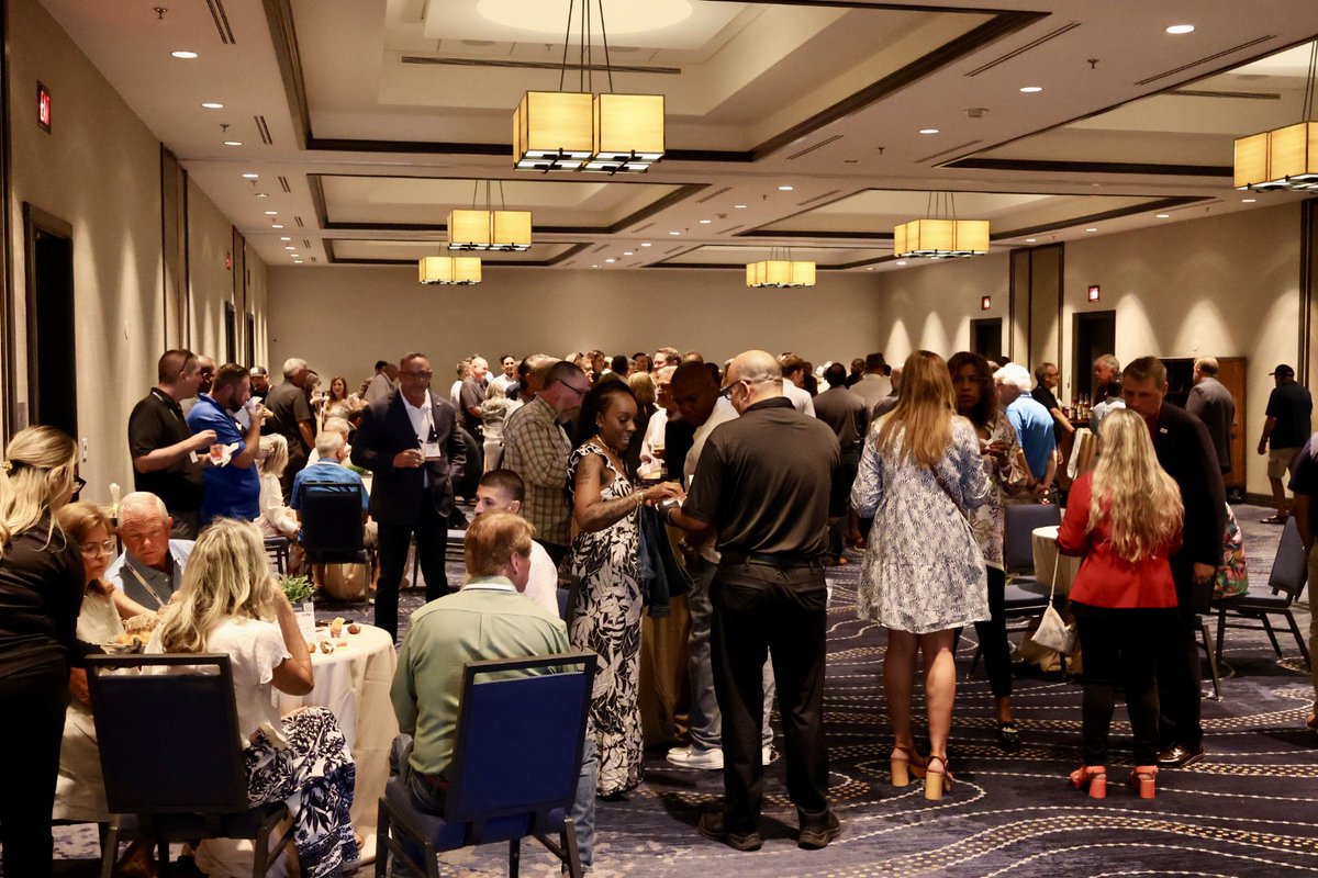 flpublicpower's tweet image. We are at the Sawgrass Marriott Golf Resort & Spa, powered by #FLPublicPower utility @BeachesEnergy, welcoming colleagues from across the state before the start of tomorrow’s conference. This event brings together the leading elected officials & decision-makers of FL’s…
