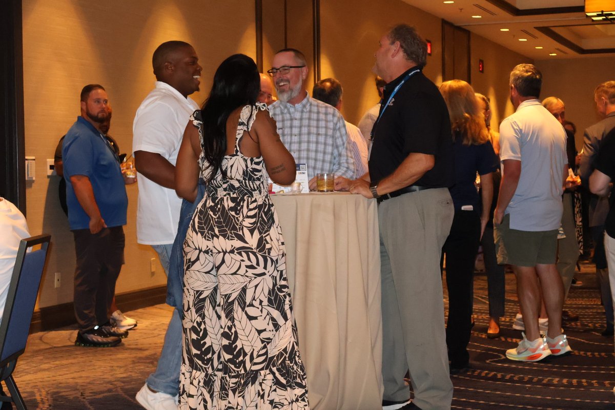 flpublicpower's tweet image. We are at the Sawgrass Marriott Golf Resort & Spa, powered by #FLPublicPower utility @BeachesEnergy, welcoming colleagues from across the state before the start of tomorrow’s conference. This event brings together the leading elected officials & decision-makers of FL’s…