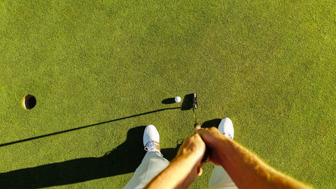 DKSportsbook's tweet image. Make the putt and you have free golf the rest of your life. Miss the putt and you can never play again.
One chance. It's that close. Are you risking it? 👀