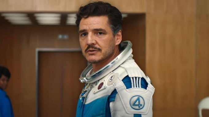 OneTakeNews's tweet image. Pedro Pascal hated his clean shaven appearance in ‘WONDER WOMAN 1984’
“I loved the movie, but I was so appalled by the way that I looked that I never have gone back”
(via @ladbible)