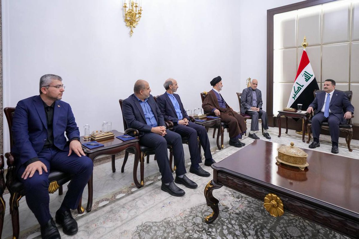 ali_khezrian's tweet image. در دیدار هیأت پارلمانی جمهوری اسلامی #ایران با آقای #محمد_شیاع_السودانی نخست وزیر #عراق، ایشان ضمن تجلیل از برخورد شجاعانه ملت ایران در مقابل رژیم صهیونسیتی، رهبری شجاعانه آیتالله خامنهای را دلیل پیروزی در این جنگ دانست و گفت ایران و عراق را در یک سنگر هستند.