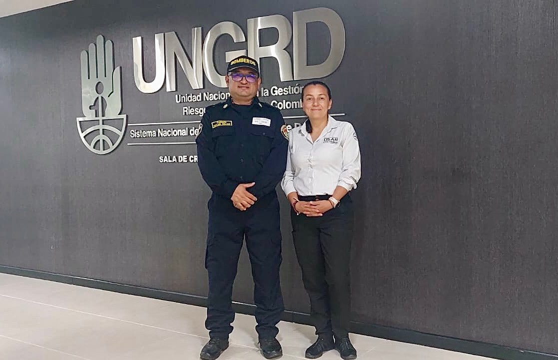 Nuestro comandante, el teniente Rafael Rojas, realizó una visita de gestión en la UNGRD; con el propósito de avanzar en procesos que permitan fortalecer y capacitar a los integrantes de nuestro equipo USAR COL 24, unidad especializada en búsqueda y rescate urbano.