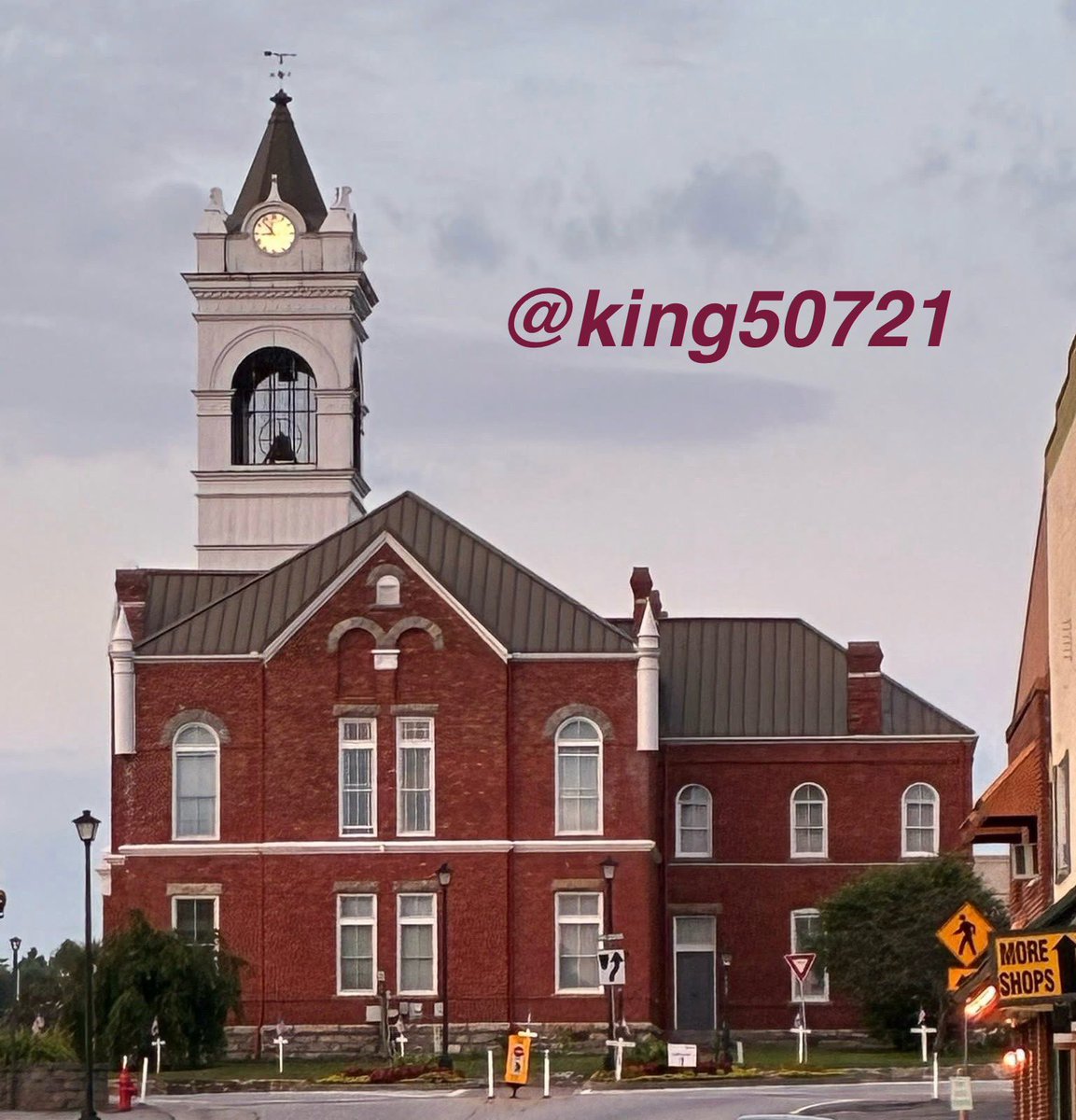 king50721's tweet image. This is my local Historic Courthouse. It was constructed in 1899. I sure do love my little town. ♥️