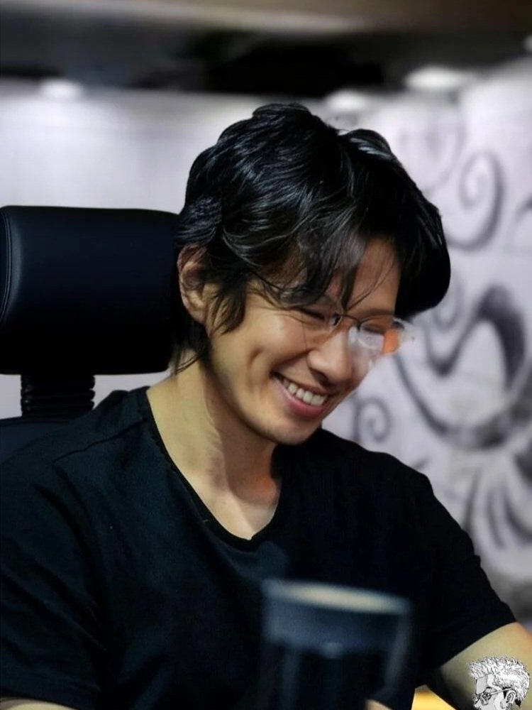 pumpcatttt's tweet photo. Ken Wakui this, Ken Wakui that... It's AI-ified version of Lee Jin-wook’s pic. Tokyo Revengers fans please stop trippin' 😔🙏🏻 https://t.co/nkL5rAUJn1