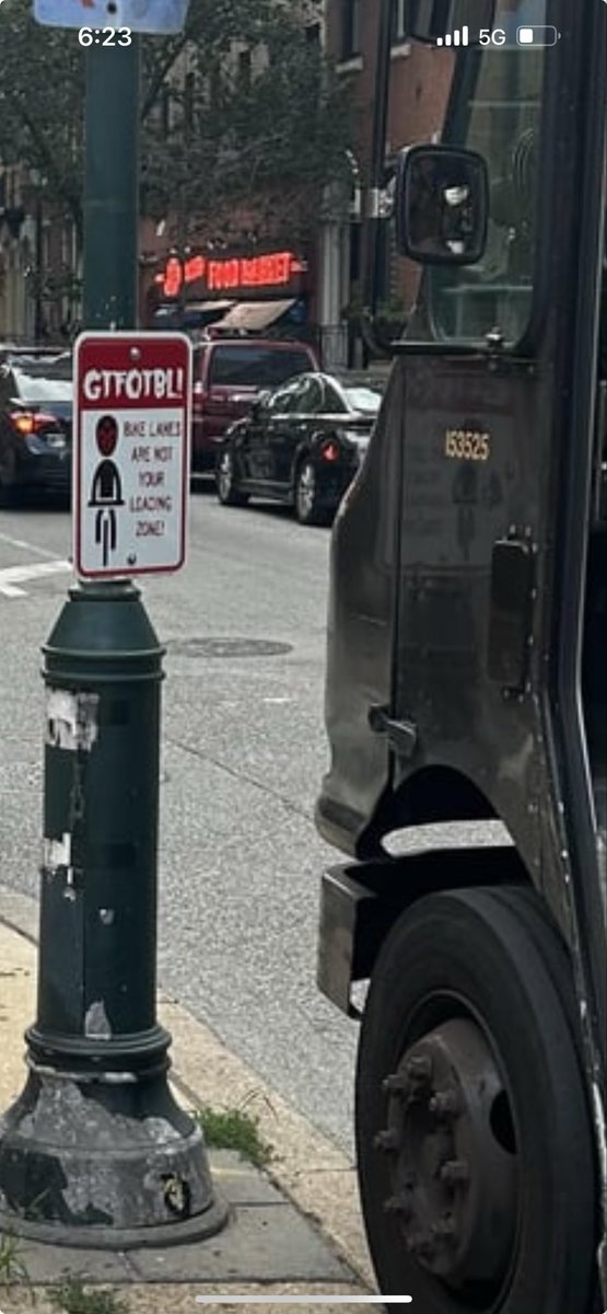 Fpinespruce's tweet image. LOL! Angry Activist Alert‼️ Does @StreetsPhila & @PhilaParking Approve of This Illegal Street Sign @ Spruce & Hicks St. Get Laser Vision on the Phone!
@PhillyMayor @CouncilmemberKJ @ThielAdam @marksquilla @PhillyOTIS @bcgp @phlbikeaction @RichLazerPHL