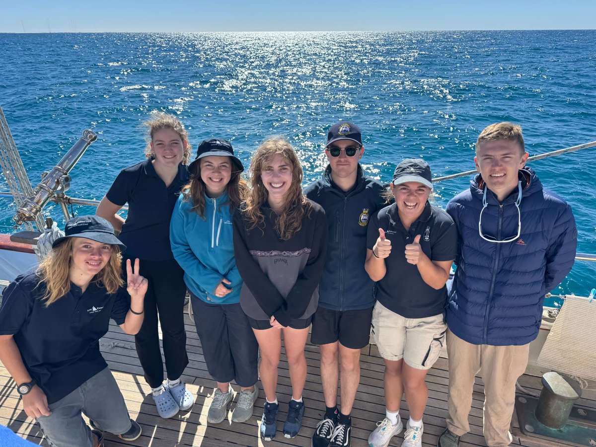 YoungEndeavour1's tweet image. ⚓Captain's Log V12/25 - Day 10
"What a twenty four hours that have been! Picking up from where we left off, with a perfect Snooksy-approved nav plan, making the best of the winds that had been given to us."
Full log on our website. 💻
