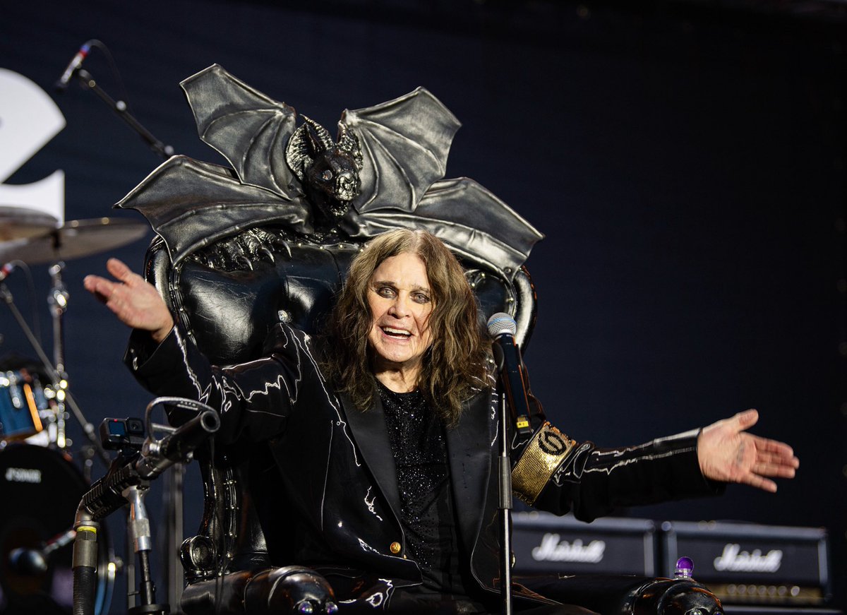 FPLSideNet's tweet image. What sad news to wake to.
We only watched Ozzy and Sabbath perform a couple weeks ago. He gave everything he could and still had the crowd in awe. His legacy will carry on for generations.
Farewell Dark Prince 🤘🏻🤘🏻