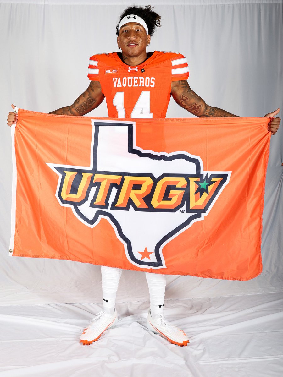 Tdiqz14's tweet image. So thankful and blessed to be able to represent @UTRGVFootball at the @SouthlandSports media day! Had a great time! Now it’s time to put the ball down and go to work! #WinTheDay #eatorgetate @CoachTBush @CoachGHenderson