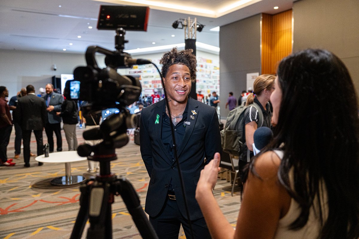 Tony Diaz (@tdiqz14) on Twitter photo So thankful and blessed to be able to represent <a href="/UTRGVFootball/">UTRGV Football</a> at the <a href="/SouthlandSports/">Southland Conference</a> media day! Had a great time! Now it’s time to put the ball down and go to work! #WinTheDay #eatorgetate <a href="/CoachTBush/">Travis Bush</a> <a href="/CoachGHenderson/">Gunnar Henderson</a> So thankful and blessed to be able to represent <a href="/UTRGVFootball/">UTRGV Football</a> at the <a href="/SouthlandSports/">Southland Conference</a> media day! Had a great time! Now it’s time to put the ball down and go to work! #WinTheDay #eatorgetate <a href="/CoachTBush/">Travis Bush</a> <a href="/CoachGHenderson/">Gunnar Henderson</a>