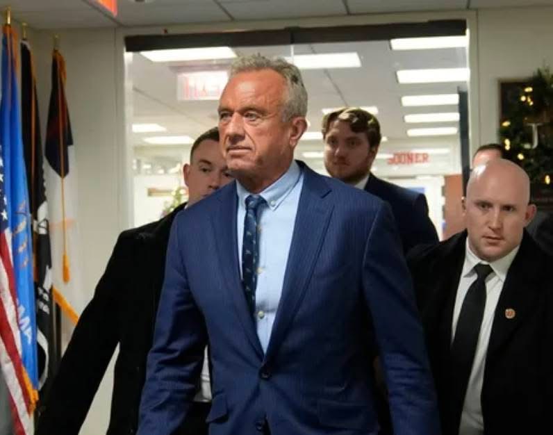 BabyD1111229's tweet image. #BREAKING HHS Secretary RFK Jr. fires two officials after they reportedly approved of the Moderna COVID v*ccine, behind his back
#DC
RKF Jr. fired two senior officials, Chief of Staff Heather Flick Melanson and Deputy Chief of Staff for Policy Hannah Anderson.
The move comes…