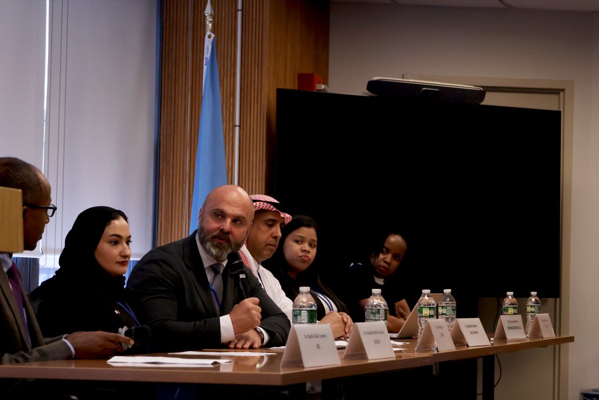 marcosathias's tweet image. Communities & local health workers in crisis face layers of fragility - beyond food insecurity, exclusion & conflict.
At the #HLPF @UNDP event, 'Restoring Health, Rebuilding Futures', we called for localized 🎯responses & partnerships to support those on the frontlines.
#SDG17