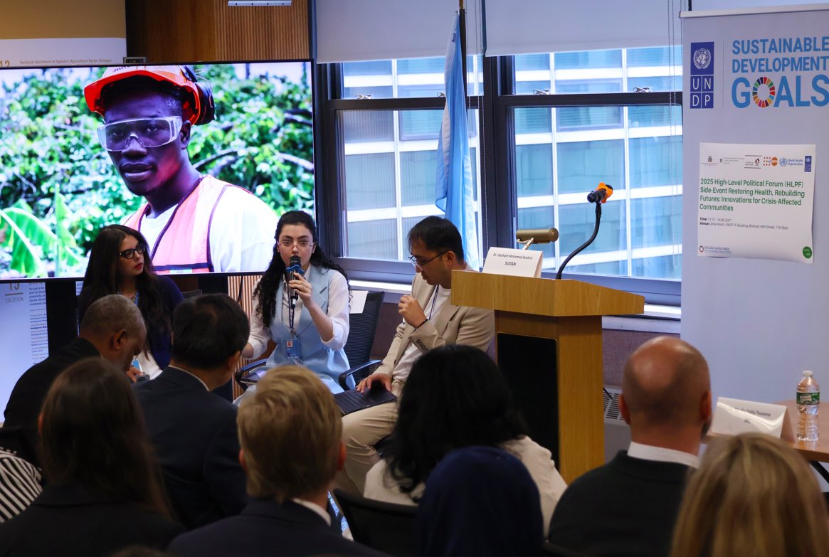 marcosathias's tweet image. Communities & local health workers in crisis face layers of fragility - beyond food insecurity, exclusion & conflict.
At the #HLPF @UNDP event, 'Restoring Health, Rebuilding Futures', we called for localized 🎯responses & partnerships to support those on the frontlines.
#SDG17