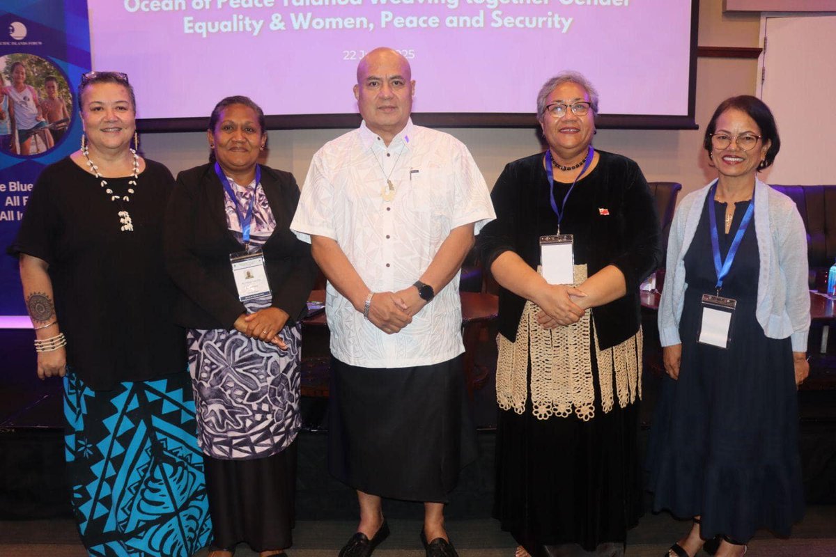 ForumSEC's tweet image. #PIFWLM2025
Ahead of the Pacific Islands Forum Women Leaders Meeting, Ministers gathered for a “Ocean of Peace Talanoa Weaving together Gender Equality & Women, Peace and Security”
Panellists included PIFWLM Chair and Minister for Internal Affairs in Tonga, Hon. Sinaitakala…