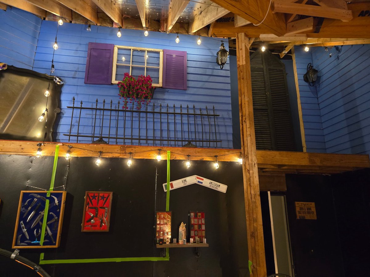 peteyburn's tweet image. My parents have been working on their attic “game room” in their new house (they left the empty nest RIP)
My dad is building a New Orleans style balcony structure to cover the HVAC
Who tryna come to the rager this summer? We will be throwing the knives