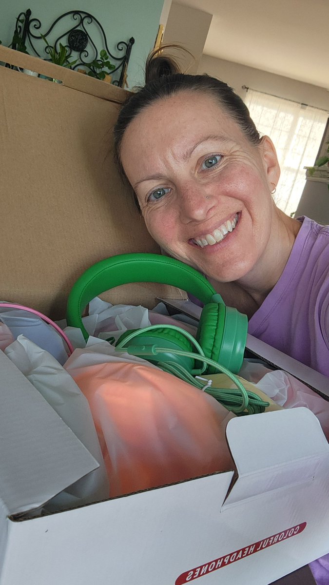 Allison___G's tweet image. Woohoo! Got my first big #clearthelist package today. These colorful headphones will make math intervention computer work so much more fun! So thankful ✨️