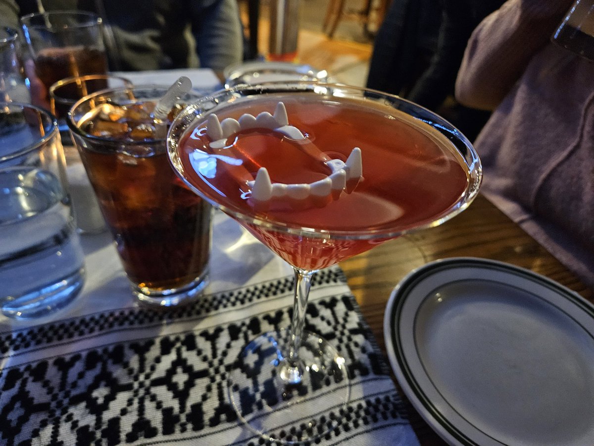 JennyENicholson's tweet image. As it happens the last time I was in Connecticut I went to a great vampire-themed restaurant