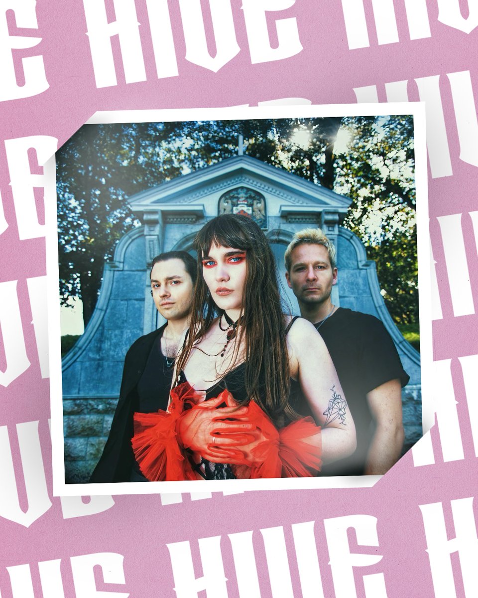 ONE ON ONE: An Interview With Calva Louise!

We caught up with <a href="/calvalouise/">Calva Louise</a> at 2000trees where they talked about releasing their album ‘Edge of the Abyss’ just 24hours earlier, building a sci-fi universe, writing in three languages and much more!

🔗: hivemagazine.net/features/one-o…