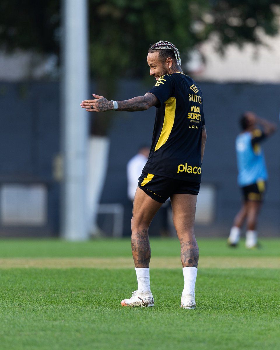 NeymarJrSite's tweet image. Ready for tomorrow 🤍🖤

📸 @agencianrsports 

#neymar #neymarjr #santosfc #nrsports