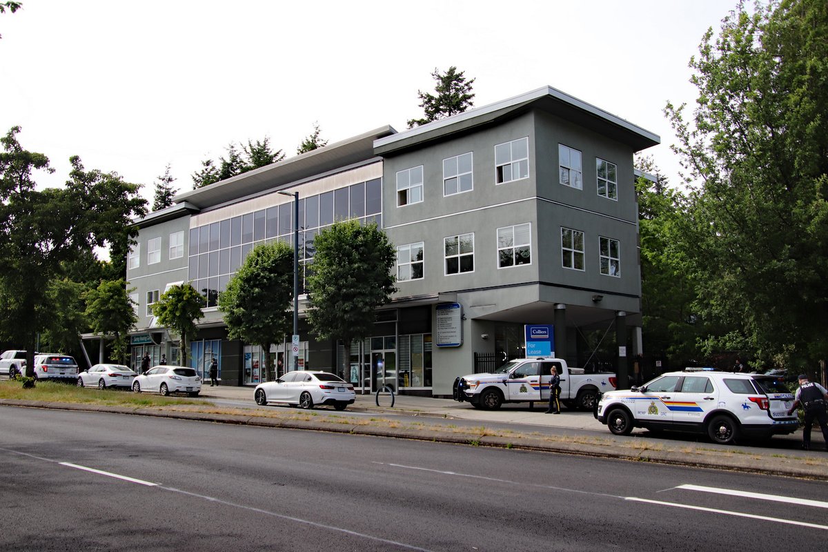 News Chaser (@1stduemedia) on Twitter photo June 11th in Surrey - <a href="/HomicideTeam/">IHIT</a> is investigating a fatal shooting in a business on 84th Ave near 160th St. <a href="/surreyps/">Surrey Police Service</a> <a href="/APBC873/">A. Paramedics Of BC</a> <a href="/Local1271/">Surrey Fire Fighters</a> <a href="/BCRCMP/">BCRCMP</a> June 11th in Surrey - <a href="/HomicideTeam/">IHIT</a> is investigating a fatal shooting in a business on 84th Ave near 160th St. <a href="/surreyps/">Surrey Police Service</a> <a href="/APBC873/">A. Paramedics Of BC</a> <a href="/Local1271/">Surrey Fire Fighters</a> <a href="/BCRCMP/">BCRCMP</a>