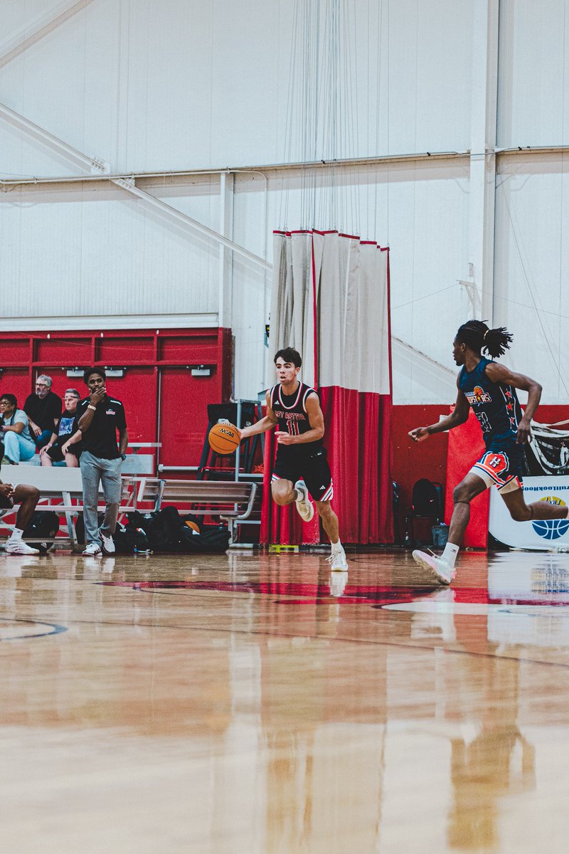 AnnemarieReiser's tweet photo. Thank you @BreakawayBball for the years of training you have put into working with @jackreiser11.  
No better way to end his AAU career than wearing a Breakaway jersey.  We loved watching our son grow under your training, and we know big things are still in store for him. https://t.co/y5fi5apdTp