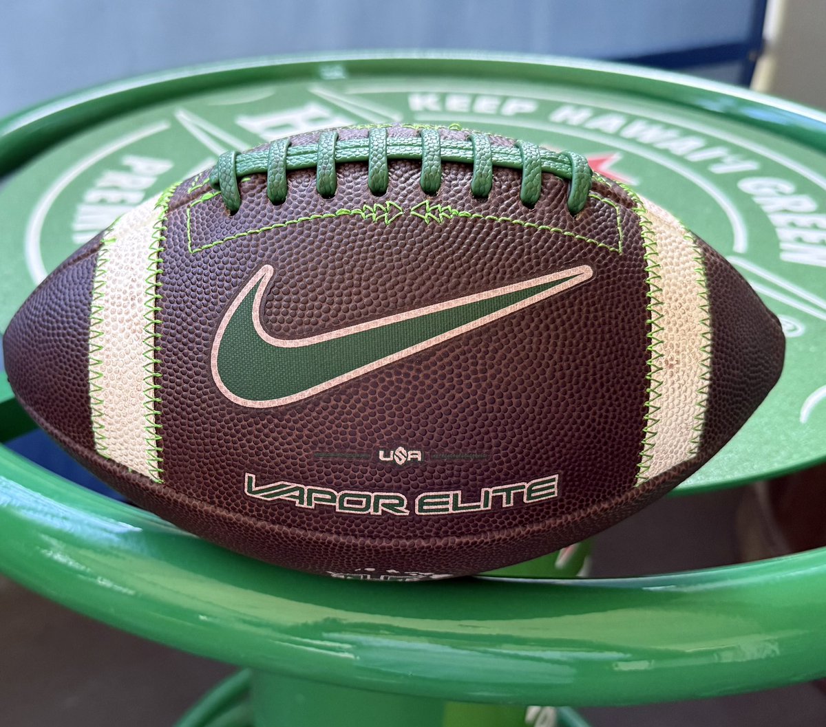 StephenTsai's tweet image. It will be a whole new ball game for @HawaiiFootball this year #HawaiiFootball @nike