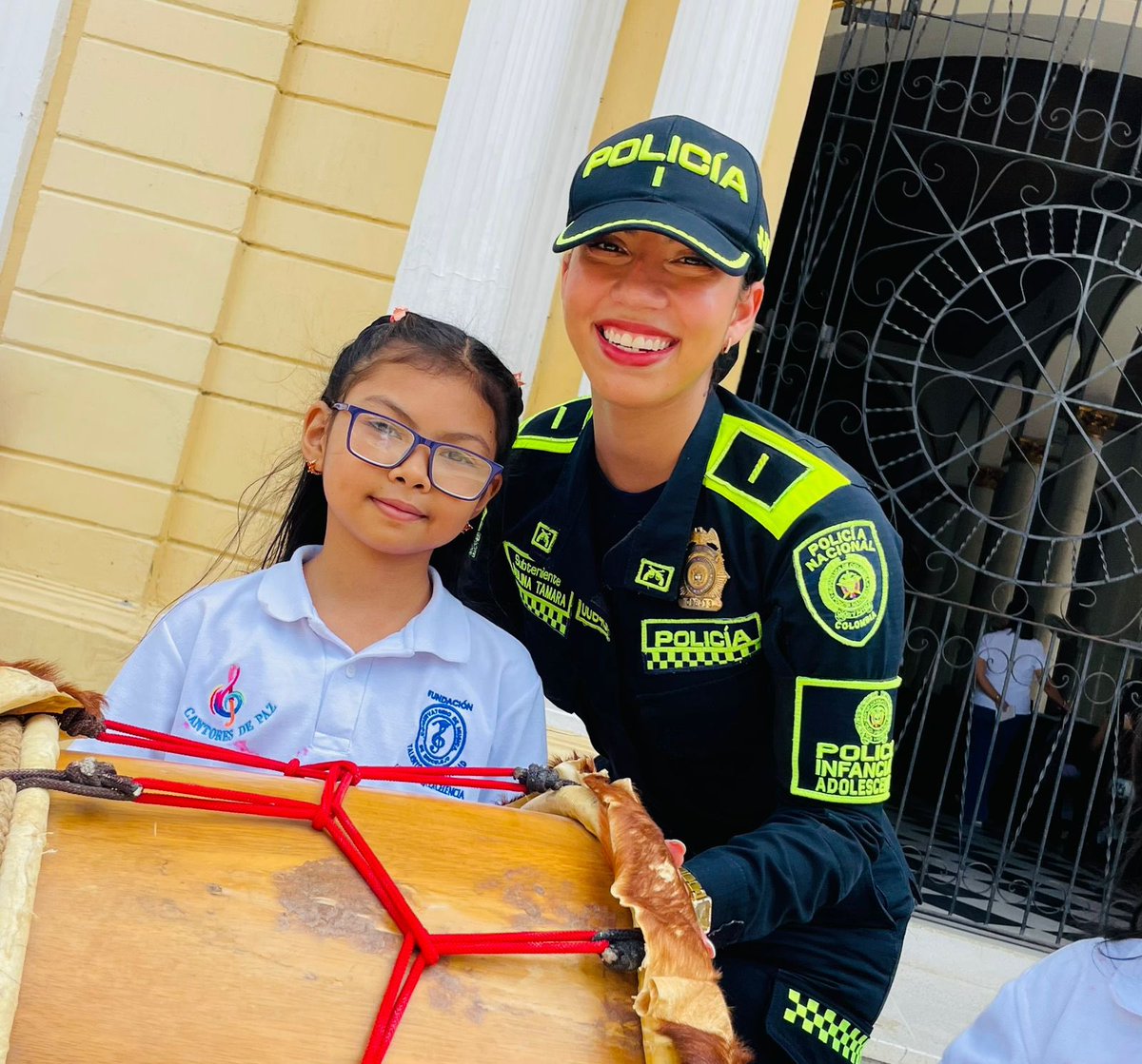 SucrePolicia's tweet photo. 👮‍♂️✨ @ProteccionPonal siempre al lado tuyo.

Trabajamos por tu bienestar, cuidando entornos escolares, patrimoniales, ambientales y comunitarios.
📍 ¡Estamos donde más nos necesitas!

#SiempreAlLadoTuyo
#ProtecciónYServiciosEspeciales https://t.co/AuYRscjuFF