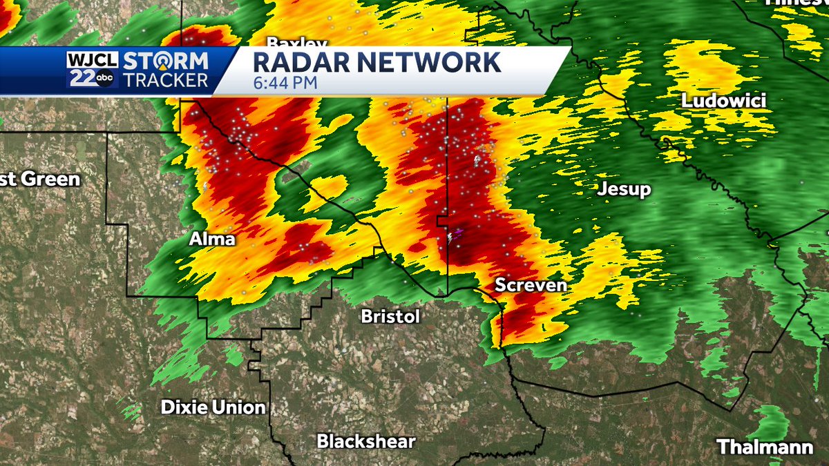 jnelsonWJCL's tweet image. A strong storm is approaching Bristol. Winds gusts of 50mph possible and small hail. #gawx