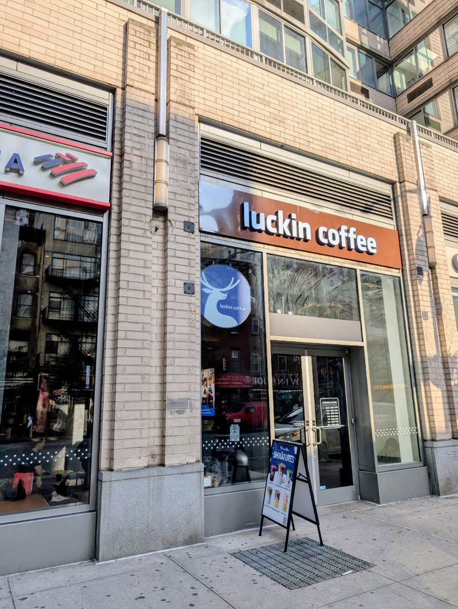 Kevin2600's tweet image. Luckin Coffee shop in New York ;)