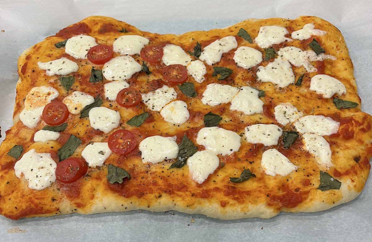difficultpatty's tweet image. I made pizza dough and then I made a pizza with that dough. Witchcraft.
