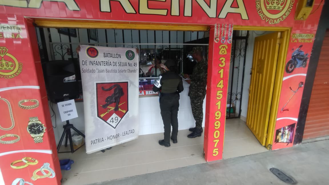 Ejercito_Div6's tweet image. El Batallón de Infantería de Selva N.º 49 de la #Brigada27, en coordinación con @PoliciaDepuy, realizó diseminación de 45 volantes en el barrio Centro de Puerto Leguízamo, promoviendo el sometimiento voluntario de integrantes de GAO y fortaleciendo la imagen institucional.…